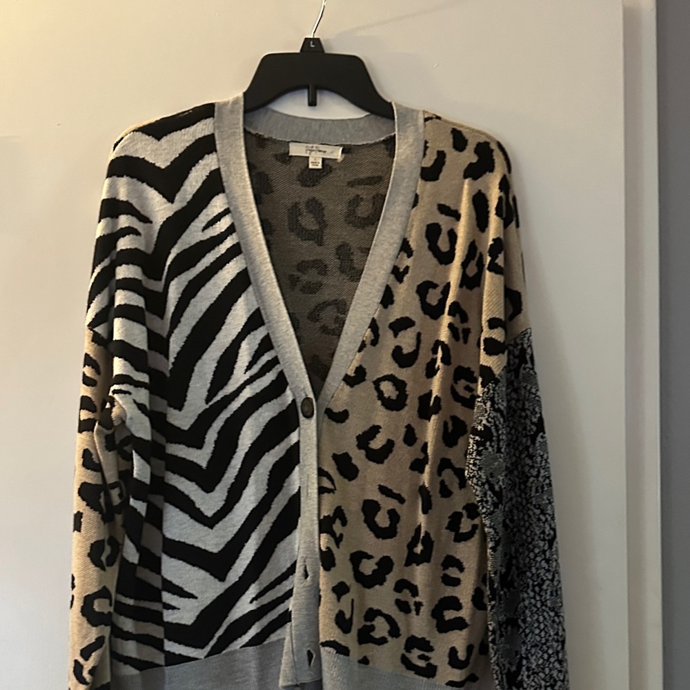 Mixed Animal Print V-Neck Cardigan Sweater - Black & Cream